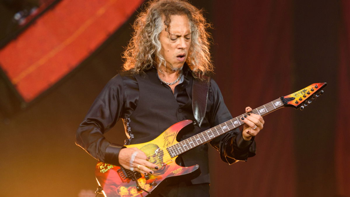 Kirk Hammett mit Gitarre