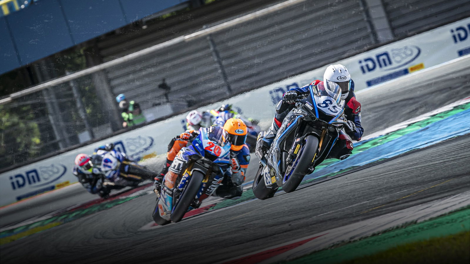 IDM - Motorradfahrer auf Strecke