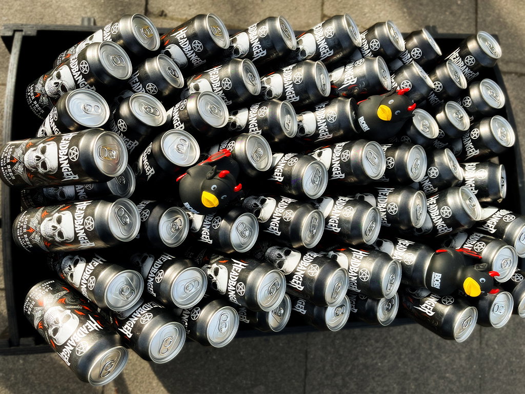 BOBs Bollerwagen – gefüllt mit HEADBANGER Bier