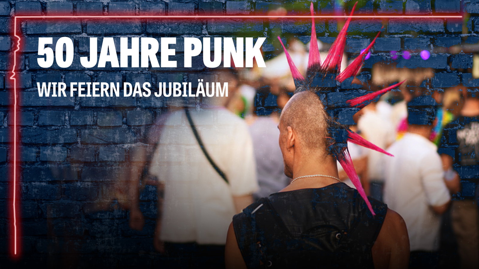 in Schriftform "50 Jahre Punk" und ein Mann mit Punkerfrisur