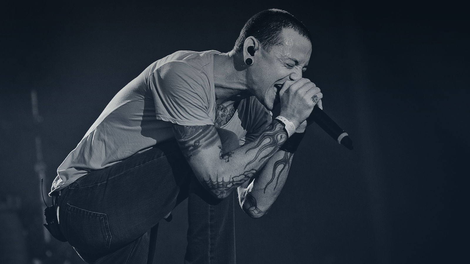BOB_Chester Bennington_16-9