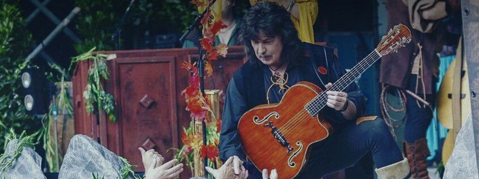 BOB_Ritchie Blackmore_16-6.jpg
