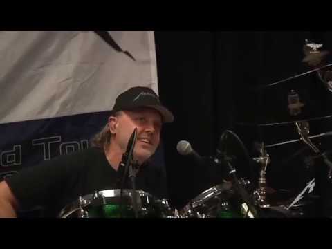 Metallica - Lars Ulrich Singing in the Tuning Room (Pittsburgh, PA - October 18, 2018)
