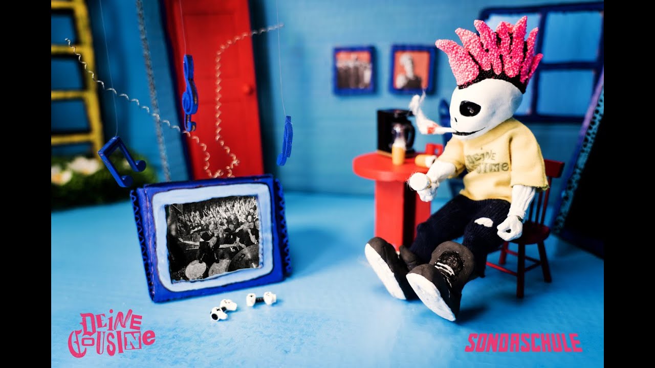 DeineCousine x Sondaschule - Der Himmel ist 'ne Kneipe (Offizielles Video)